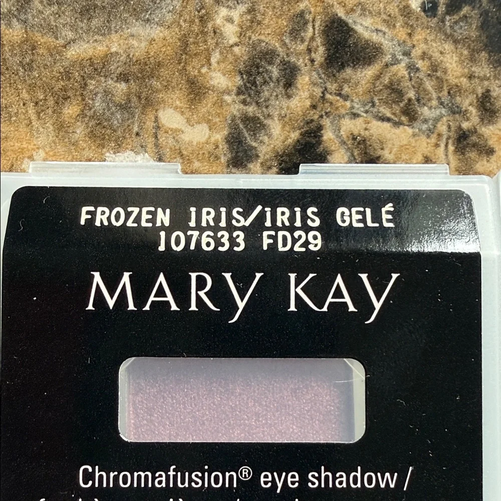 Mary Kay  Eyeshadow in Frozen Iris and Starry Night: Set of 2